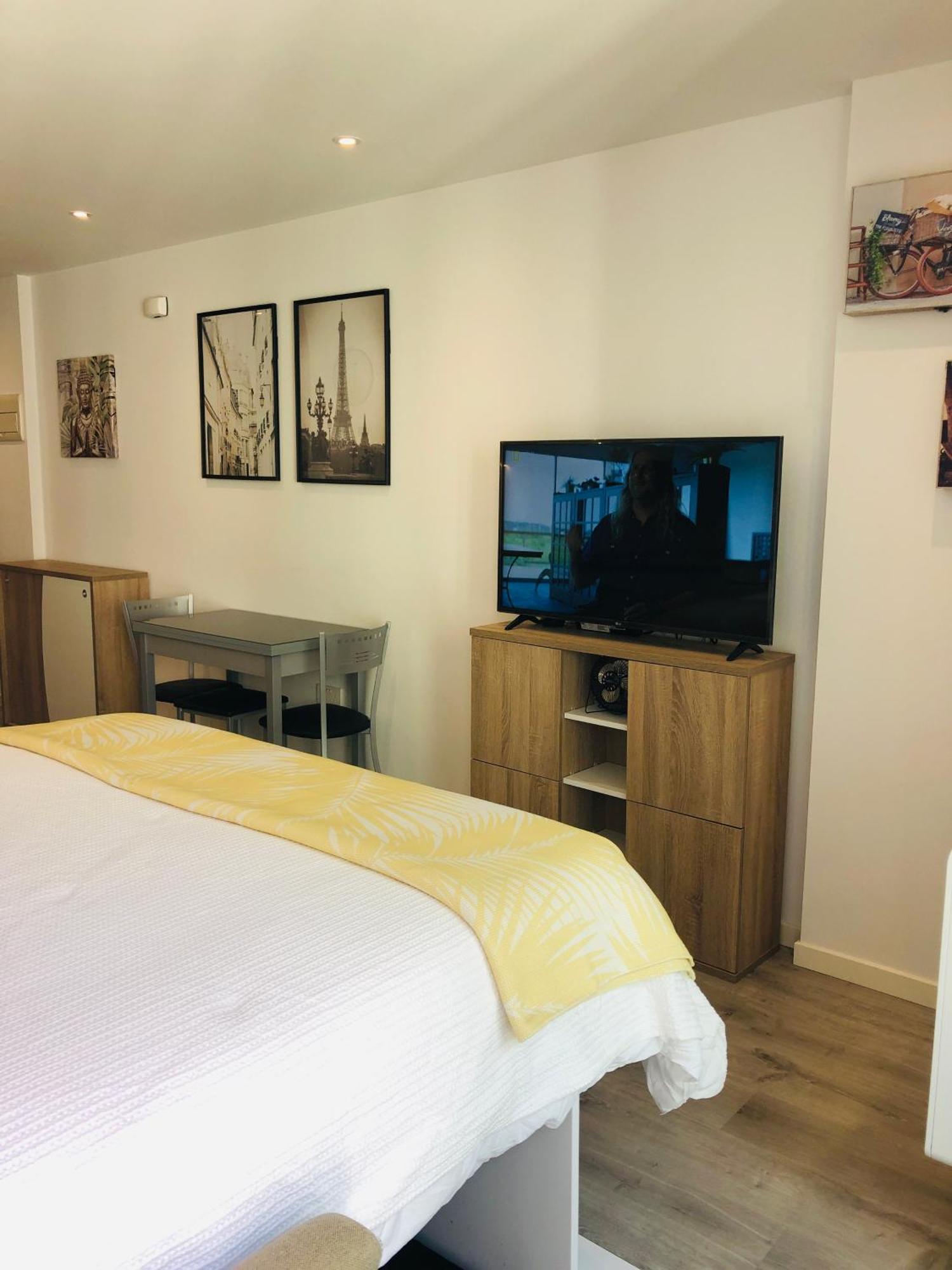 Cp High Floor Luxury Studio Sleeps 3 Gibraltar Exteriör bild